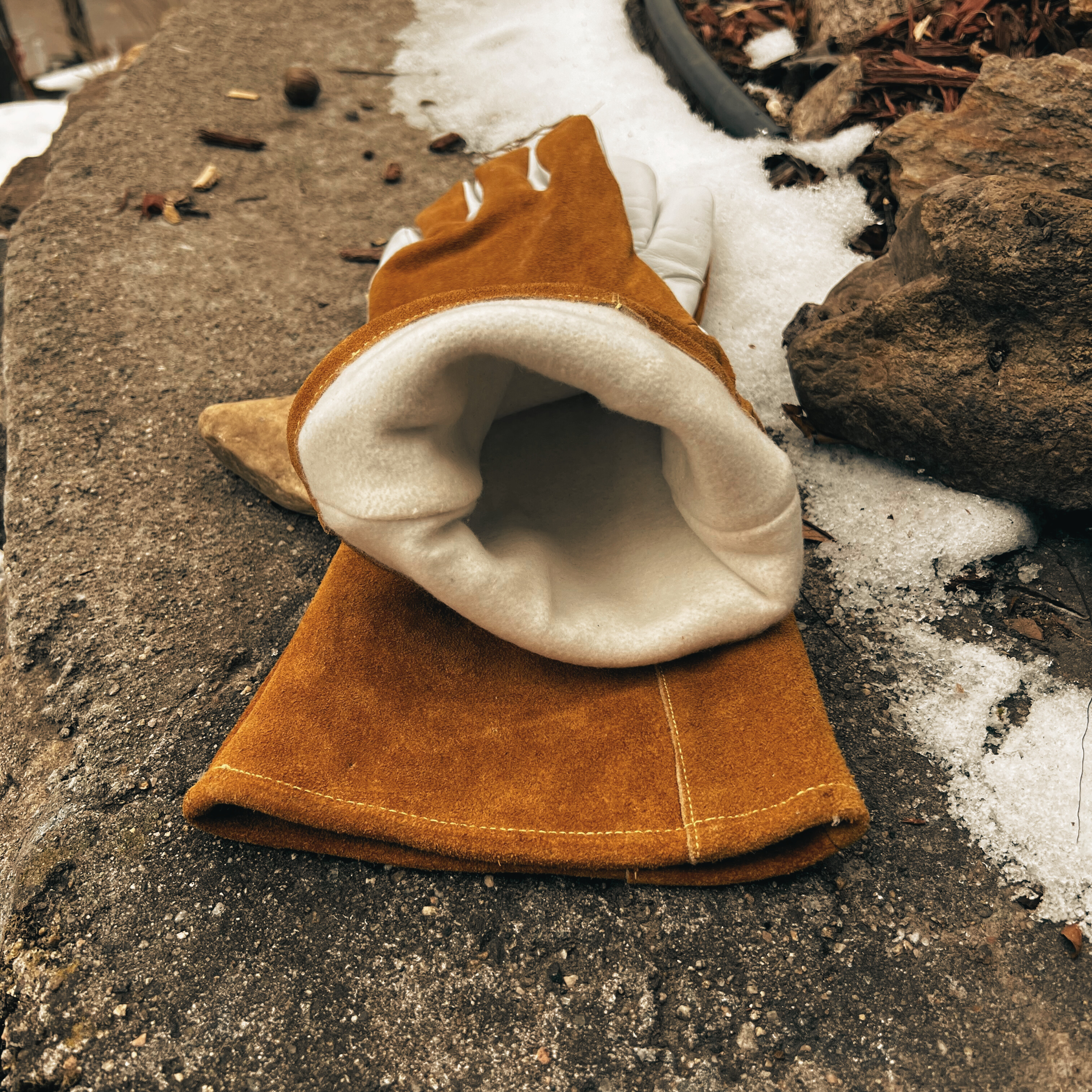 Winter Glove Iron Hide