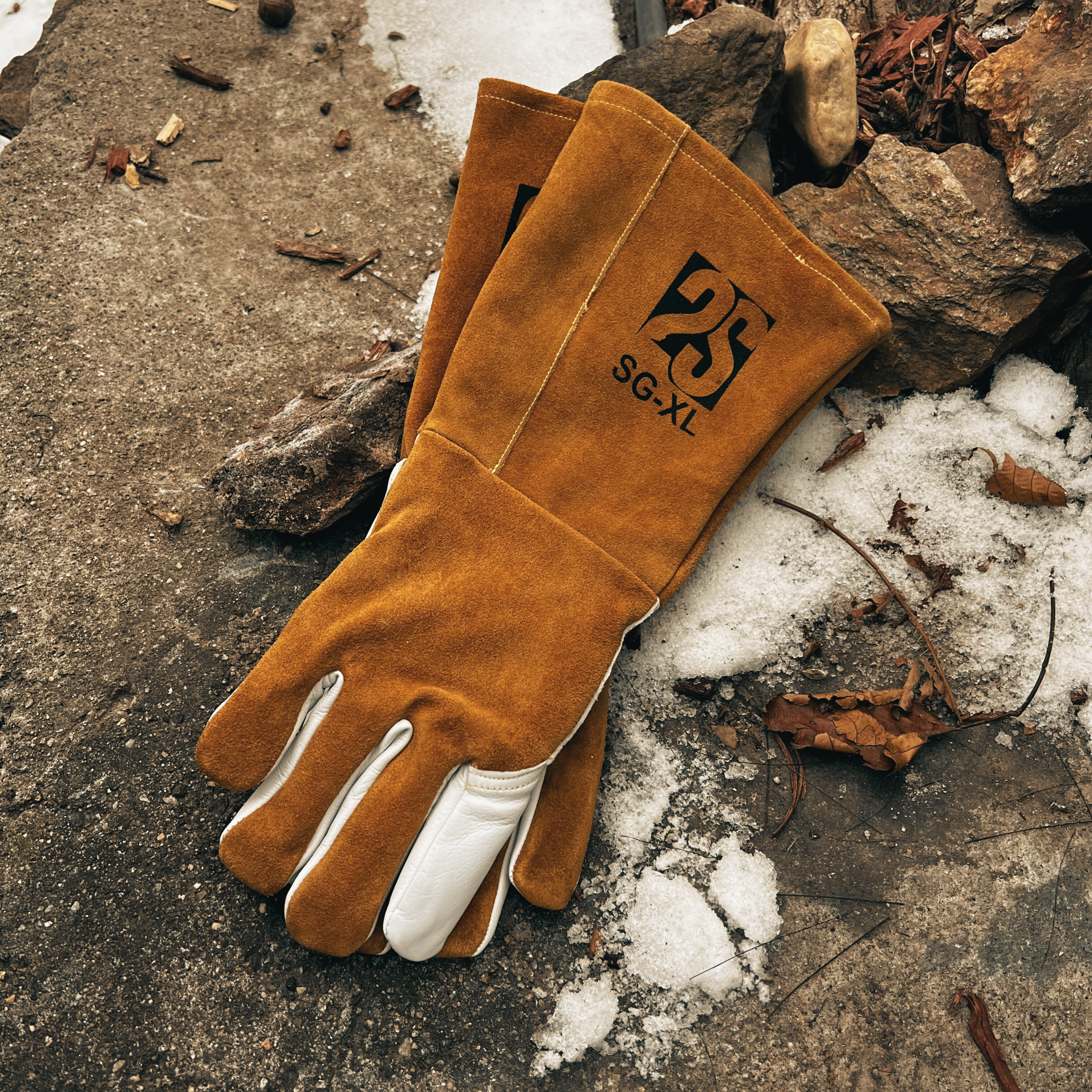 Winter Glove Iron Hide